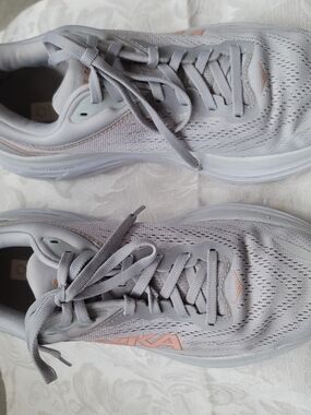 HOKA Bondi 8
